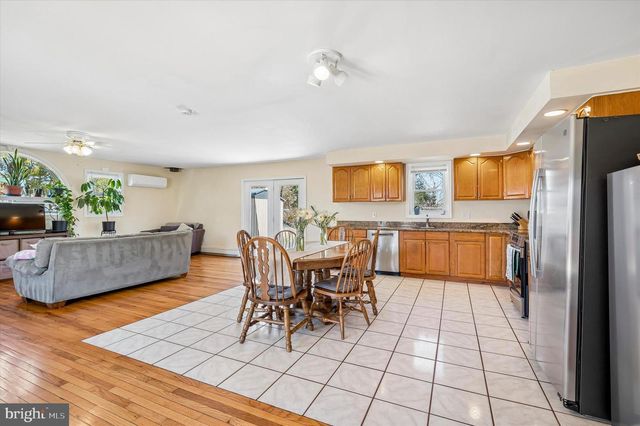 1143 PAWLINGS RD, Norristown, PA 19403