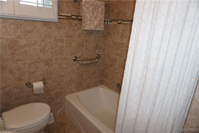 87 Greenhill, West Seneca, NY 14224
