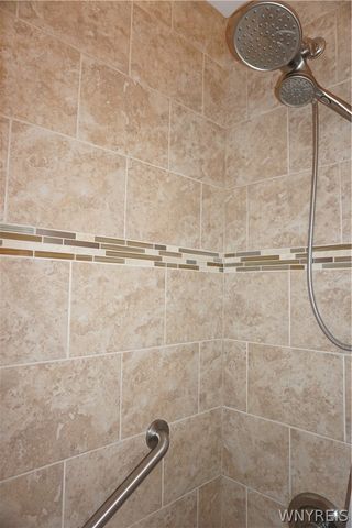 87 Greenhill, West Seneca, NY 14224