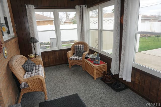 87 Greenhill, West Seneca, NY 14224