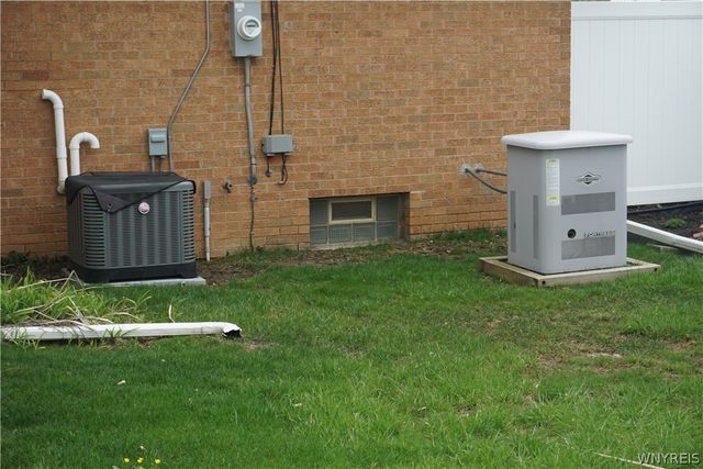 87 Greenhill, West Seneca, NY 14224