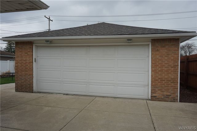 87 Greenhill, West Seneca, NY 14224
