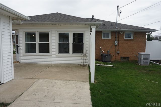 87 Greenhill, West Seneca, NY 14224