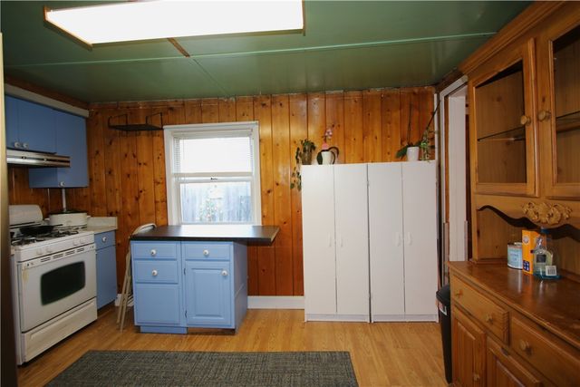 102 10th St, Monongahela, PA 15063