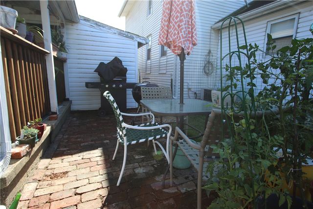 102 10th St, Monongahela, PA 15063