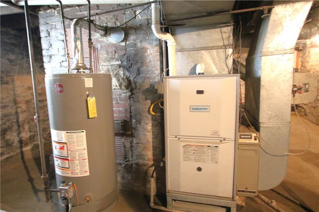 102 10th St, Monongahela, PA 15063