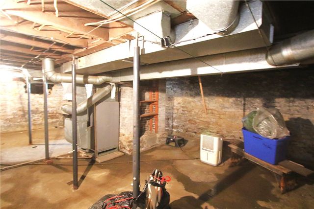 102 10th St, Monongahela, PA 15063