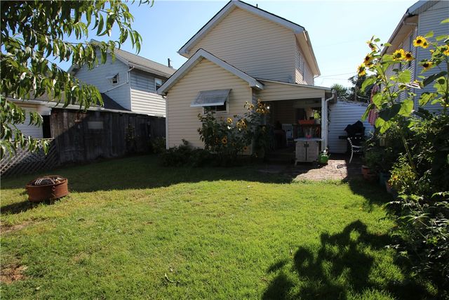 102 10th St, Monongahela, PA 15063