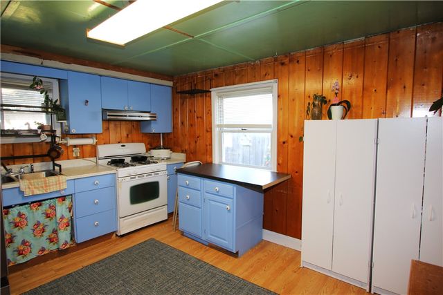 102 10th St, Monongahela, PA 15063