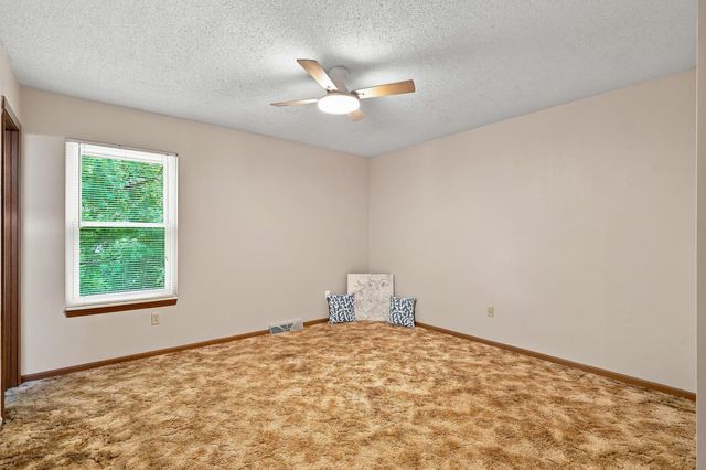 4715 W SALEM DR, Columbia, MO 65203