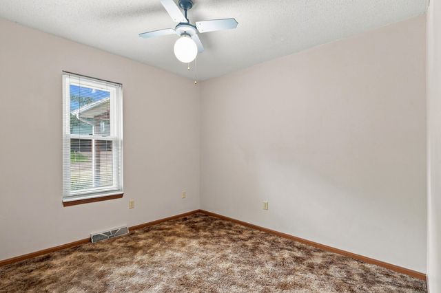4715 W SALEM DR, Columbia, MO 65203