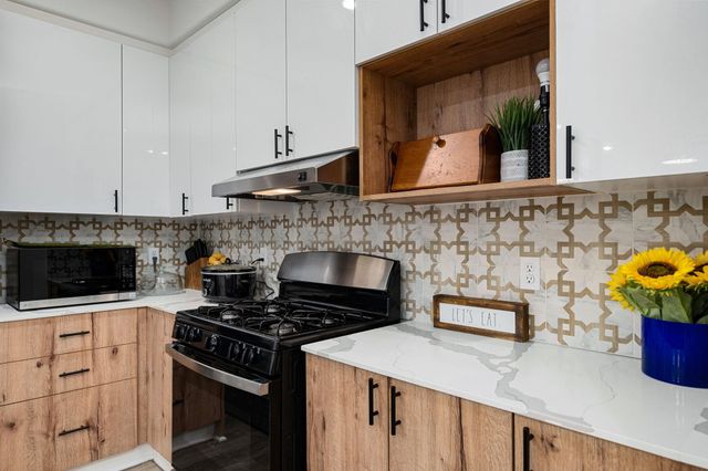 851 S Victory Drive B C, Houston, TX 77088