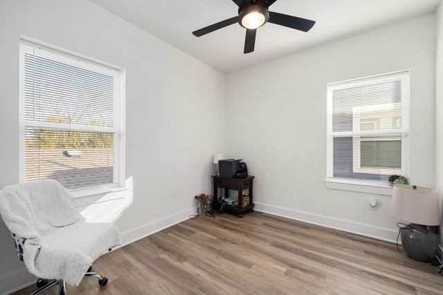 851 S Victory Drive B C, Houston, TX 77088