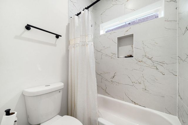 851 S Victory Drive B C, Houston, TX 77088