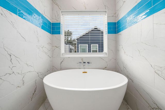 851 S Victory Drive B C, Houston, TX 77088