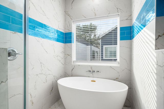 851 S Victory Drive B C, Houston, TX 77088