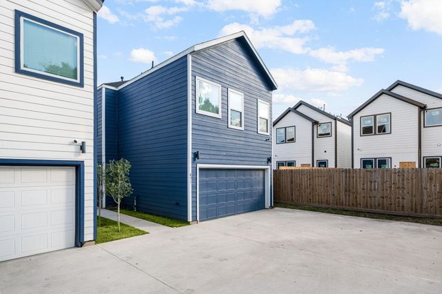 851 S Victory Drive B C, Houston, TX 77088