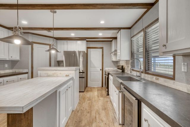 24644 Old Highway 6, Navasota, TX 77868