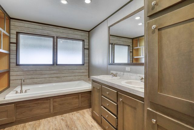 24644 Old Highway 6, Navasota, TX 77868