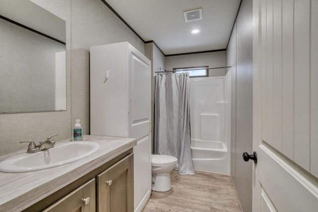 24644 Old Highway 6, Navasota, TX 77868