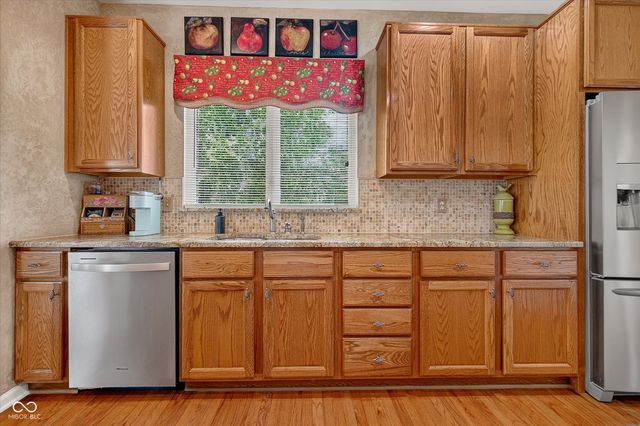 1720 Bentbrook Drive, Avon, IN 46123