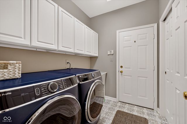1720 Bentbrook Drive, Avon, IN 46123