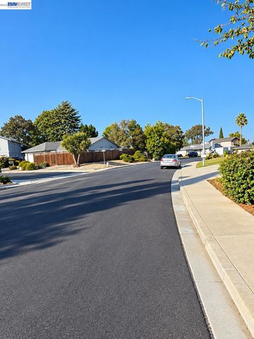 2025 Mendocino Dr, Bay Point, CA 94565