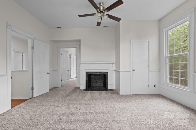 301 W Central Street, Maxton, NC 28364