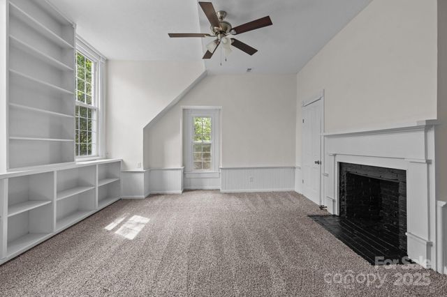 301 W Central Street, Maxton, NC 28364