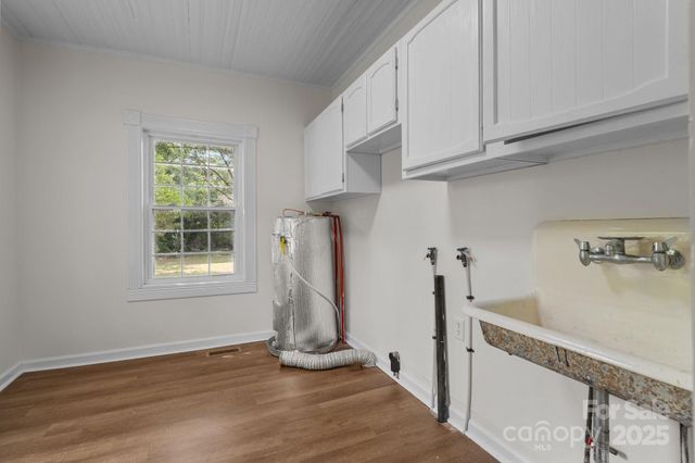 301 W Central Street, Maxton, NC 28364