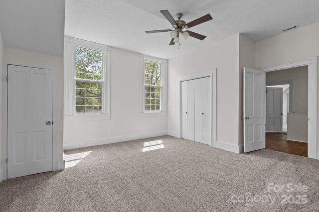 301 W Central Street, Maxton, NC 28364