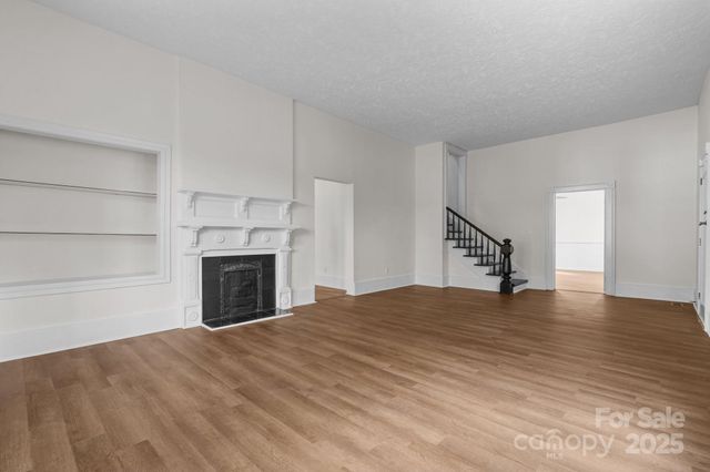 301 W Central Street, Maxton, NC 28364