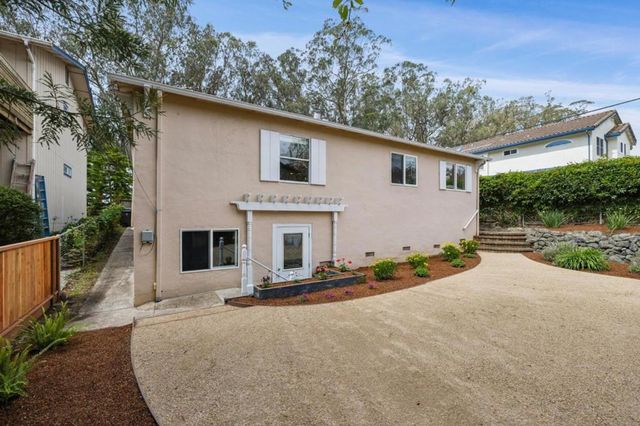 272 Avenue Balboa, El Granada, CA 94018