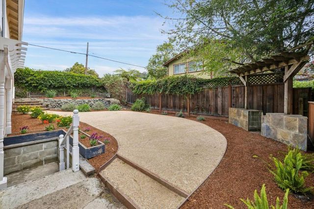 272 Avenue Balboa, El Granada, CA 94018