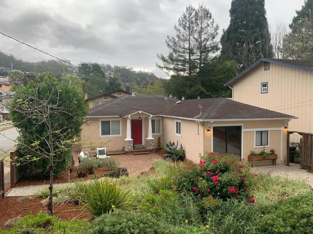 272 Avenue Balboa, El Granada, CA 94018
