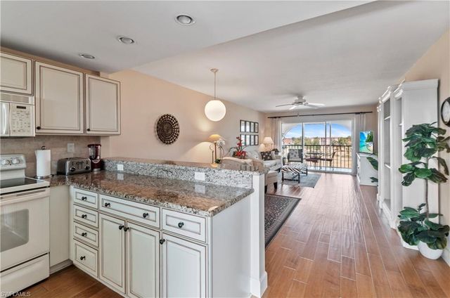 29 High Point CIR E 503, Naples, FL 34103