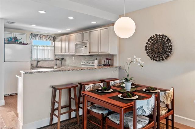 29 High Point CIR E 503, Naples, FL 34103