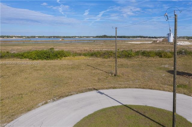 3923 NW 33RD PL, Cape Coral, FL 33993