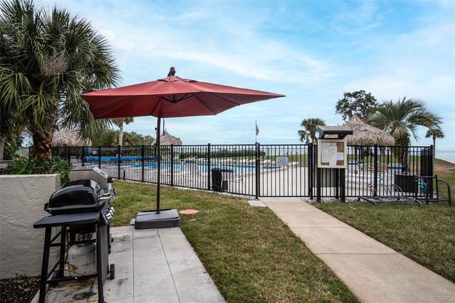 404 WINDRUSH BAY DRIVE, Tarpon Springs, FL 34689