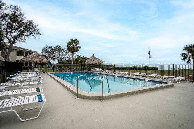 404 WINDRUSH BAY DRIVE, Tarpon Springs, FL 34689