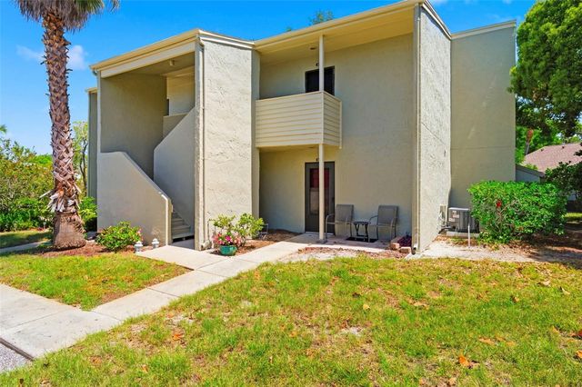 404 WINDRUSH BAY DRIVE, Tarpon Springs, FL 34689