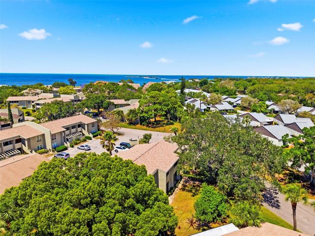404 WINDRUSH BAY DRIVE, Tarpon Springs, FL 34689