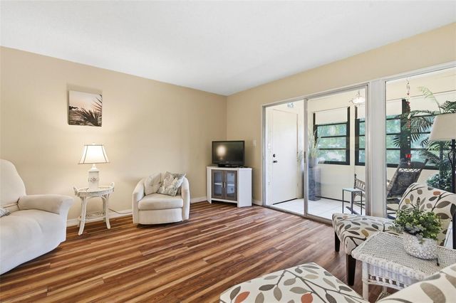 404 WINDRUSH BAY DRIVE, Tarpon Springs, FL 34689