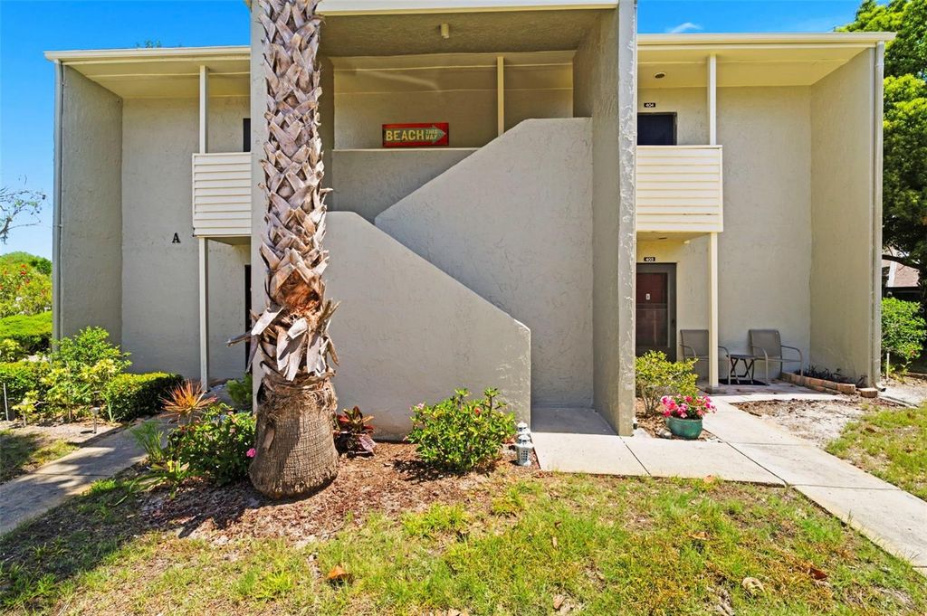 404 WINDRUSH BAY DRIVE, Tarpon Springs, FL 34689