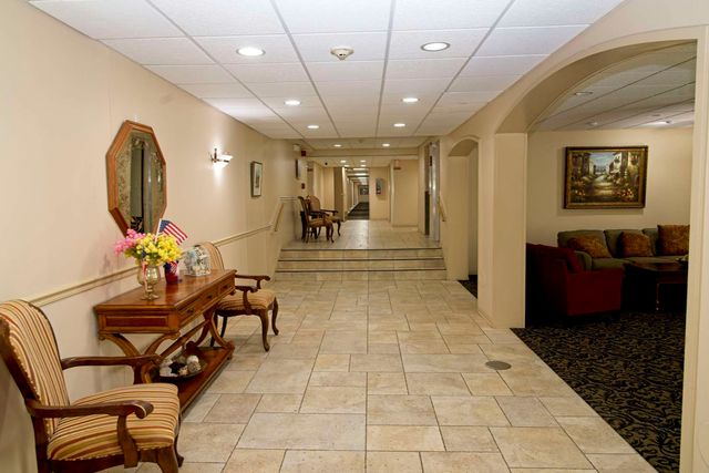 1311 S Finley Road 213, Lombard, IL 60148