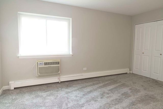 1311 S Finley Road 213, Lombard, IL 60148