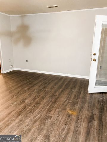 618 Robinson Drive, Jesup, GA 31545