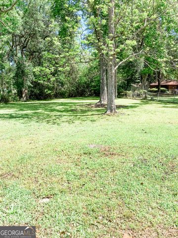 618 Robinson Drive, Jesup, GA 31545