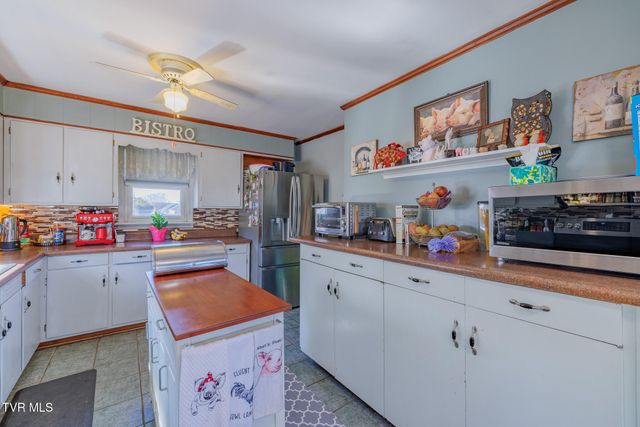 108 Rainbolt Lane, Elizabethton, TN 37643