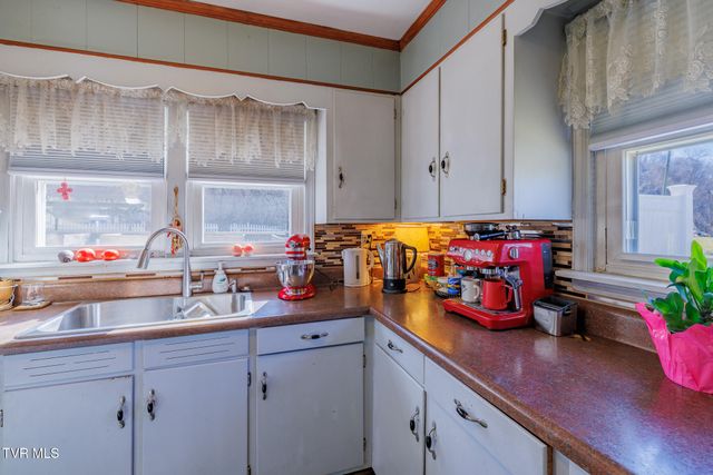 108 Rainbolt Lane, Elizabethton, TN 37643